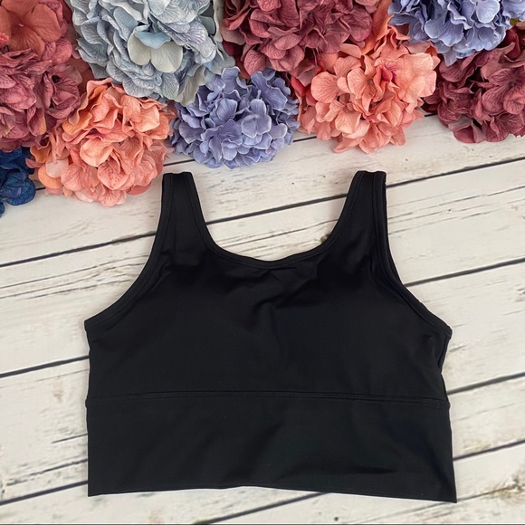Black Yoga Sport Halter Low Back Crop Top - Picture 13 of 16